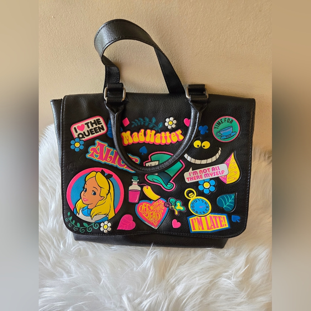 Disney Original Alice In Wonderland Collectable Handbag Off with their Head